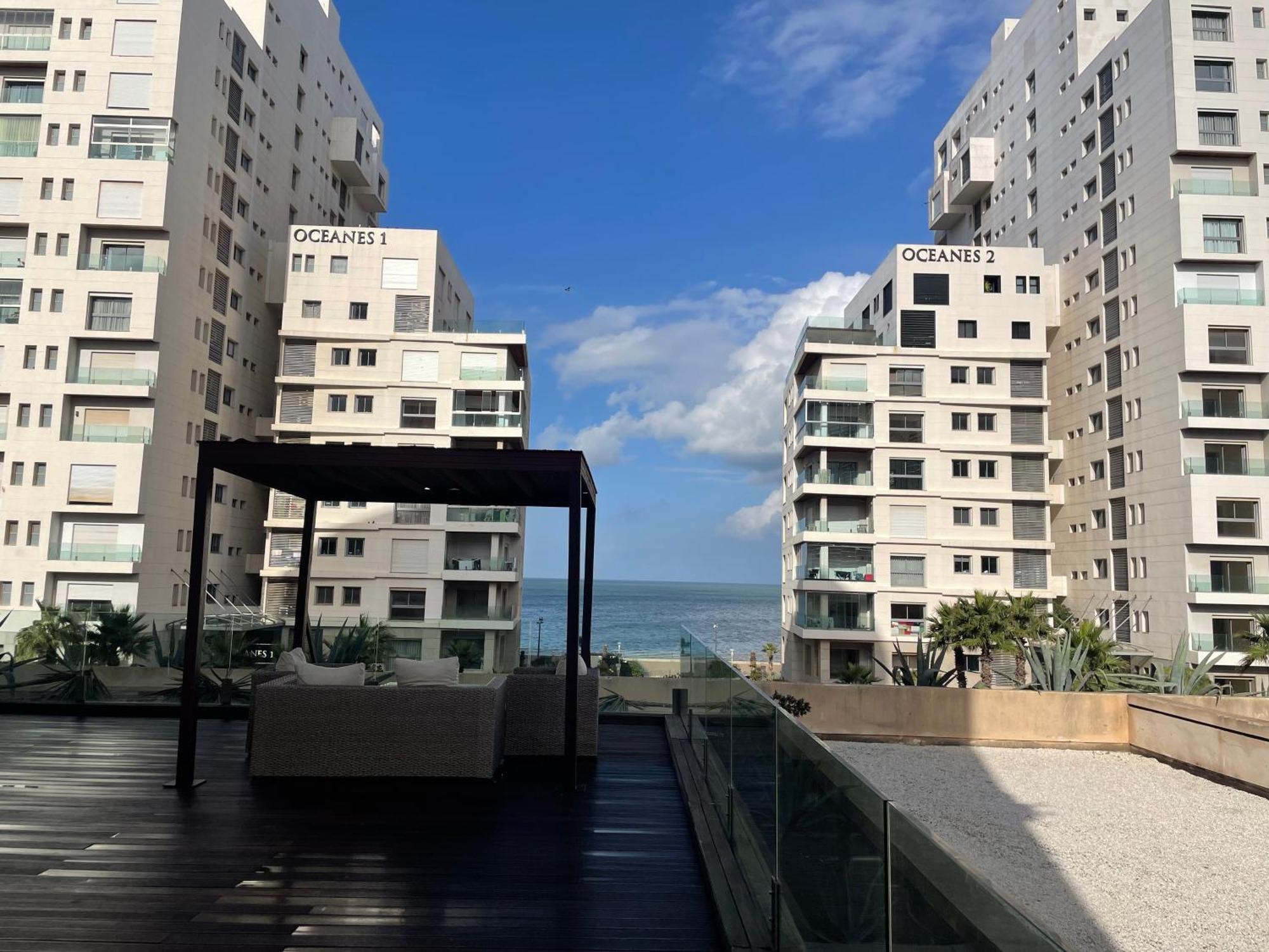 Charming Seaview 4 Apartment