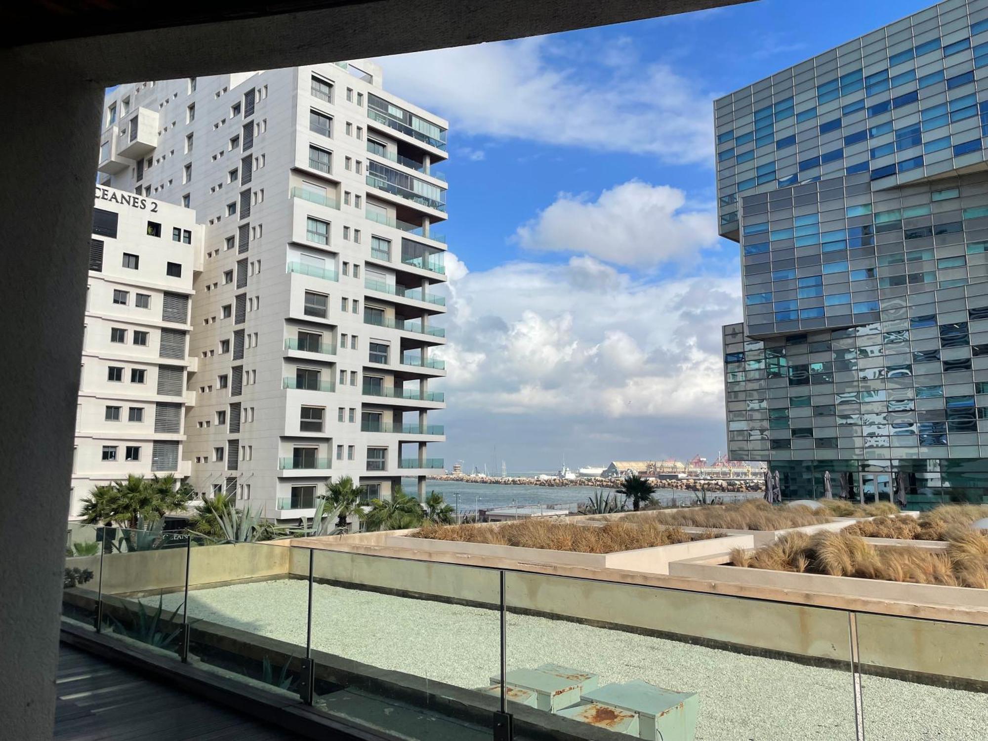 Charming Seaview 4 Apartment